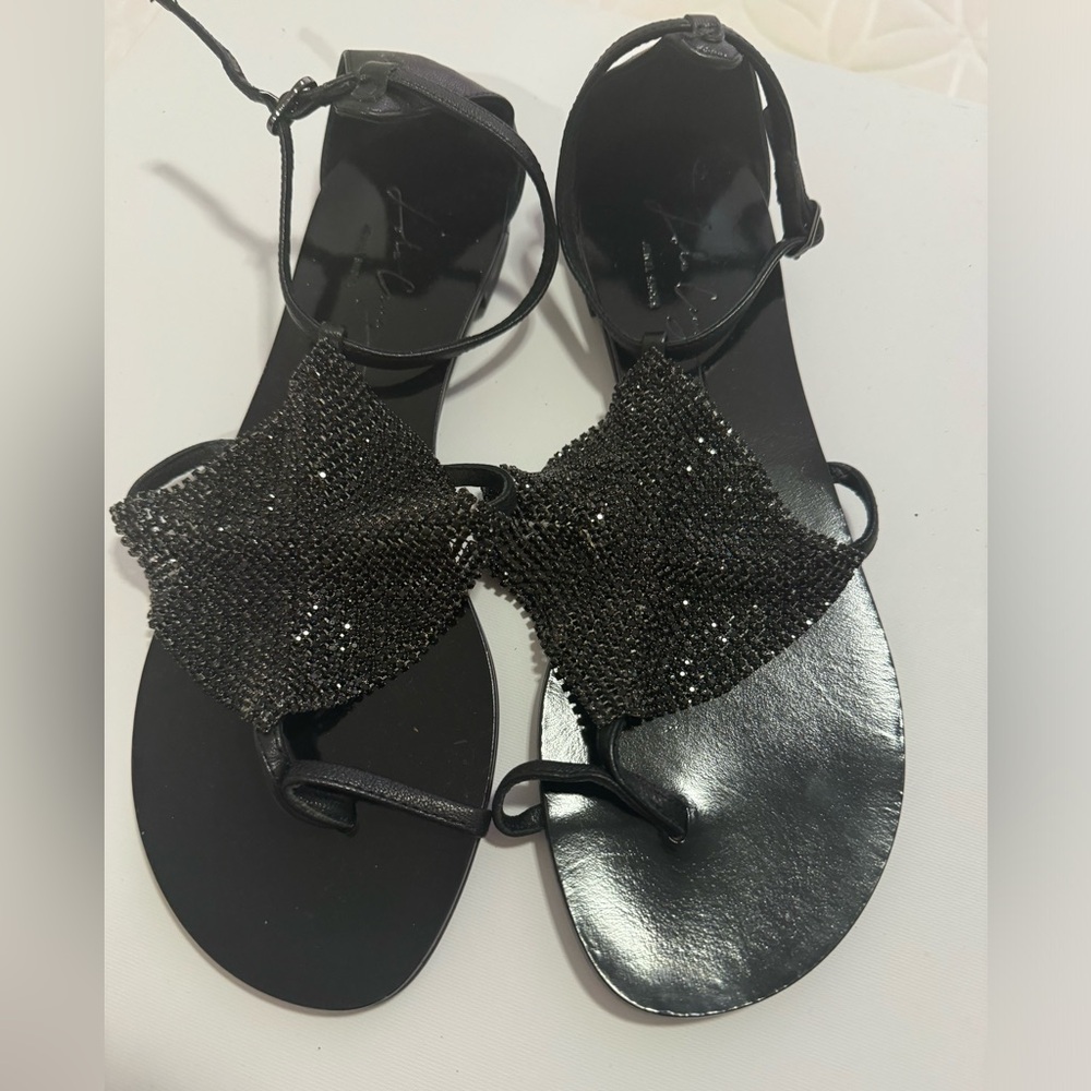 EUC Lola Cruz sandals
